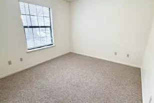 728 W San Antonio St, Lockhart, TX 78644 - Photo 11