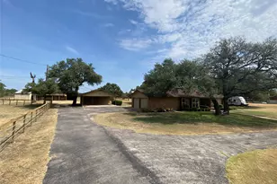 140 Oak Ridge Rd, Georgetown, TX 78628 - Photo 3