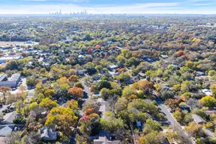 6710 Kings Point W, Austin, TX 78723 - Photo 39