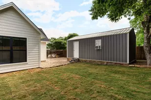 402 E Ash Dr, Johnson City, TX 78636 - Photo 29