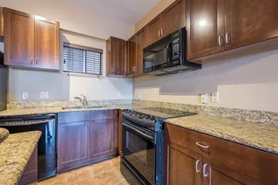 711 W 26th Street #703, Austin, TX 78705 - Photo 5