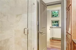 602 W N Loop Blvd, Austin, TX 78751 - Photo 13