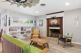 1215 W Live Oak St, Lockhart, TX 78644 - Photo 11