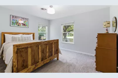 1215 W Live Oak Street, Lockhart, TX 78644 - Photo 29