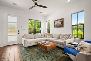 808A E 17th St, Georgetown, TX 78626 - Photo 3