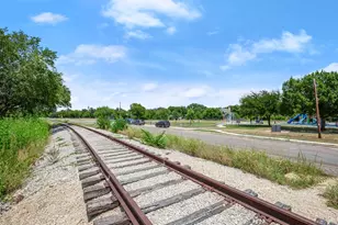 808A E 17th St, Georgetown, TX 78626 - Photo 27