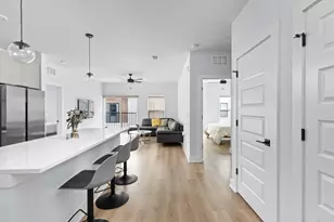 2500 Longview St, Austin, TX 78705 - Photo 3