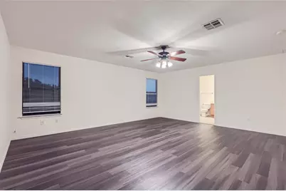 5521 SE Victory Gallop Drive, Del Valle, TX 78617 - Photo 5
