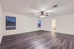 5521 SE Victory Gallop Dr, Del Valle, TX 78617 - Photo 5
