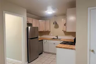 306 Anderson St, Smithville, TX 78957 - Photo 17