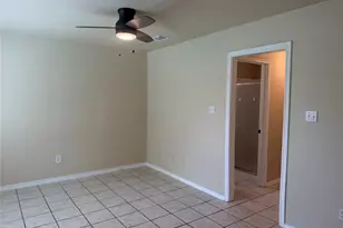 306 Anderson St, Smithville, TX 78957 - Photo 11