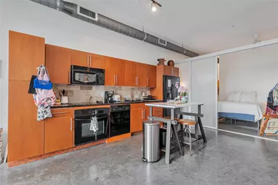 2124 E 6th Street #305, Austin, TX 78702 - Photo 11