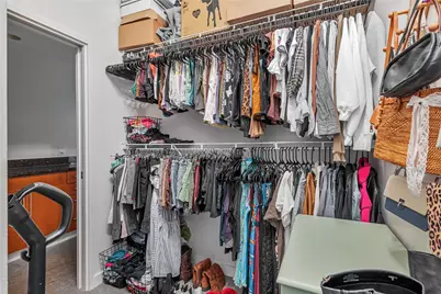 2124 E 6th Street #305, Austin, TX 78702 - Photo 17