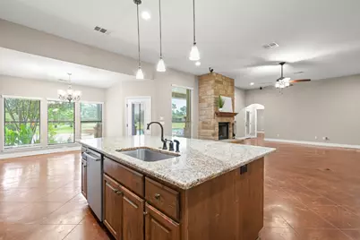 104 Woodland Court, Bastrop, TX 78602 - Photo 11