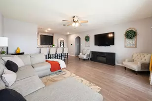 373 Azalea Way, New Braunfels, TX 78132 - Photo 5