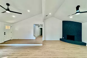 9506 Stonebridge Dr, Austin, TX 78758 - Photo 13