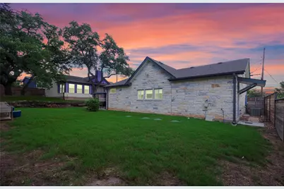 10500 W Lakeview Drive, Jonestown, TX 78645 - Photo 13