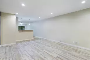 2303 East Side Dr, Austin, TX 78704 - Photo 9