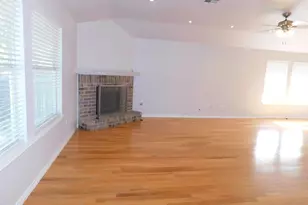 5812 Pecanwood Ln, Austin, TX 78749 - Photo 3