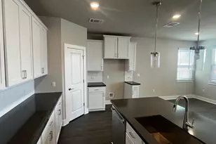 2905 Mary Elizabeth Dr, Austin, TX 78728 - Photo 3