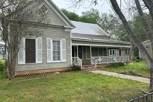 211 205 206 E Thigpen St, Carmine, TX 78932 - Photo 1