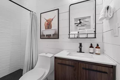 8604 Elroy Road, Del Valle, TX 78617 - Photo 15