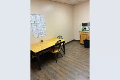 111 W 2nd Street, Cameron, TX 76520 - Photo 7