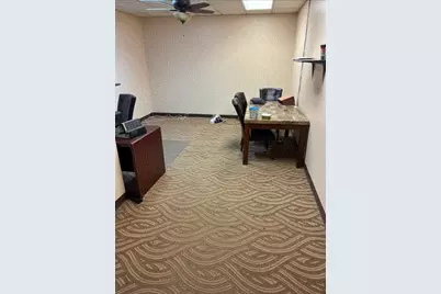 111 W 2nd Street, Cameron, TX 76520 - Photo 11