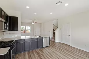 404 Spiny Lizard Ln, San Marcos, TX 78666 - Photo 7