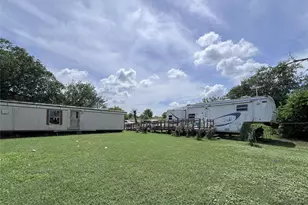 10001 Peterson Rd, Del Valle, TX 78617 - Photo 29