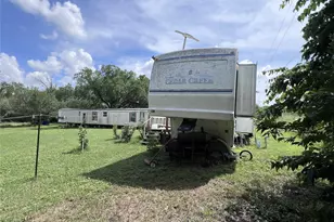 10001 Peterson Rd, Del Valle, TX 78617 - Photo 9