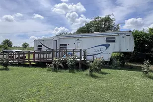 10001 Peterson Rd, Del Valle, TX 78617 - Photo 7