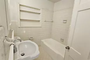 420 Stonewall St, Kerrville, TX 78028 - Photo 11