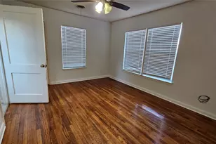 420 Stonewall St, Kerrville, TX 78028 - Photo 21