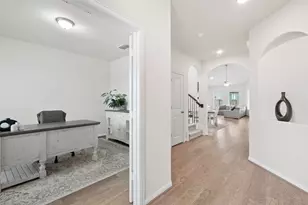 209 Mira Mesa Dr, Liberty Hill, TX 78642 - Photo 5