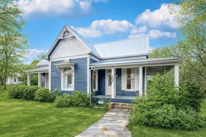 306 5th Avenue, Smithville, TX 78957 - Photo 1