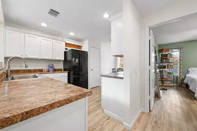 7620 Cayenne Lane, Austin, TX 78741 - Photo 11