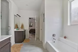 136 W Castlebriar Dr, Granite Shoals, TX 78654 - Photo 25