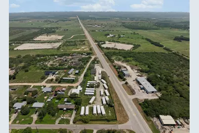 1691 Loop 17, Karnes City, TX 78118 - Photo 3