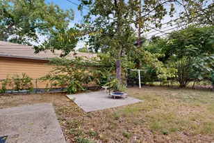 108 W Croslin St, Austin, TX 78752 - Photo 35
