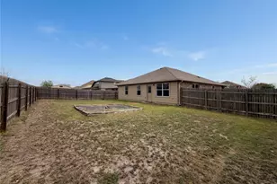 201 Camellia Dr, Hutto, TX 78634 - Photo 5