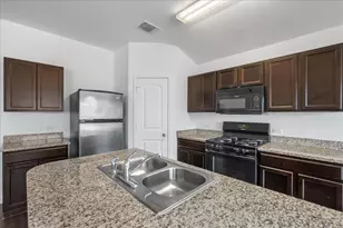 15116 Custis Ln, Austin, TX 78725 - Photo 9