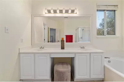 2730 Kinney Oaks Court, Austin, TX 78704 - Photo 17
