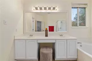 2730 Kinney Oaks Ct, Austin, TX 78704 - Photo 17