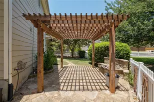 2730 Kinney Oaks Ct, Austin, TX 78704 - Photo 27