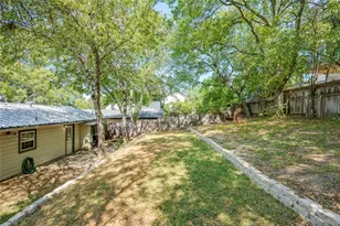 2903 S 5th St, Austin, TX 78704 - Photo 33