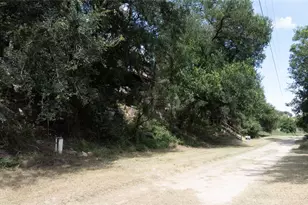2212 N River Rd, Lampasas, TX 76550 - Photo 23
