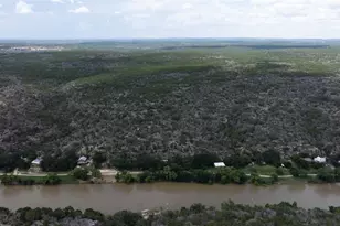 2212 N River Rd, Lampasas, TX 76550 - Photo 31
