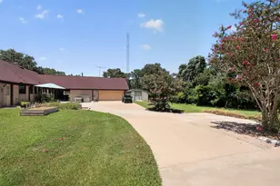 1950 Country Club Rd, Brenham, TX 77833 - Photo 5