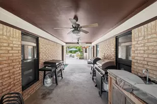 1950 Country Club Rd, Brenham, TX 77833 - Photo 21